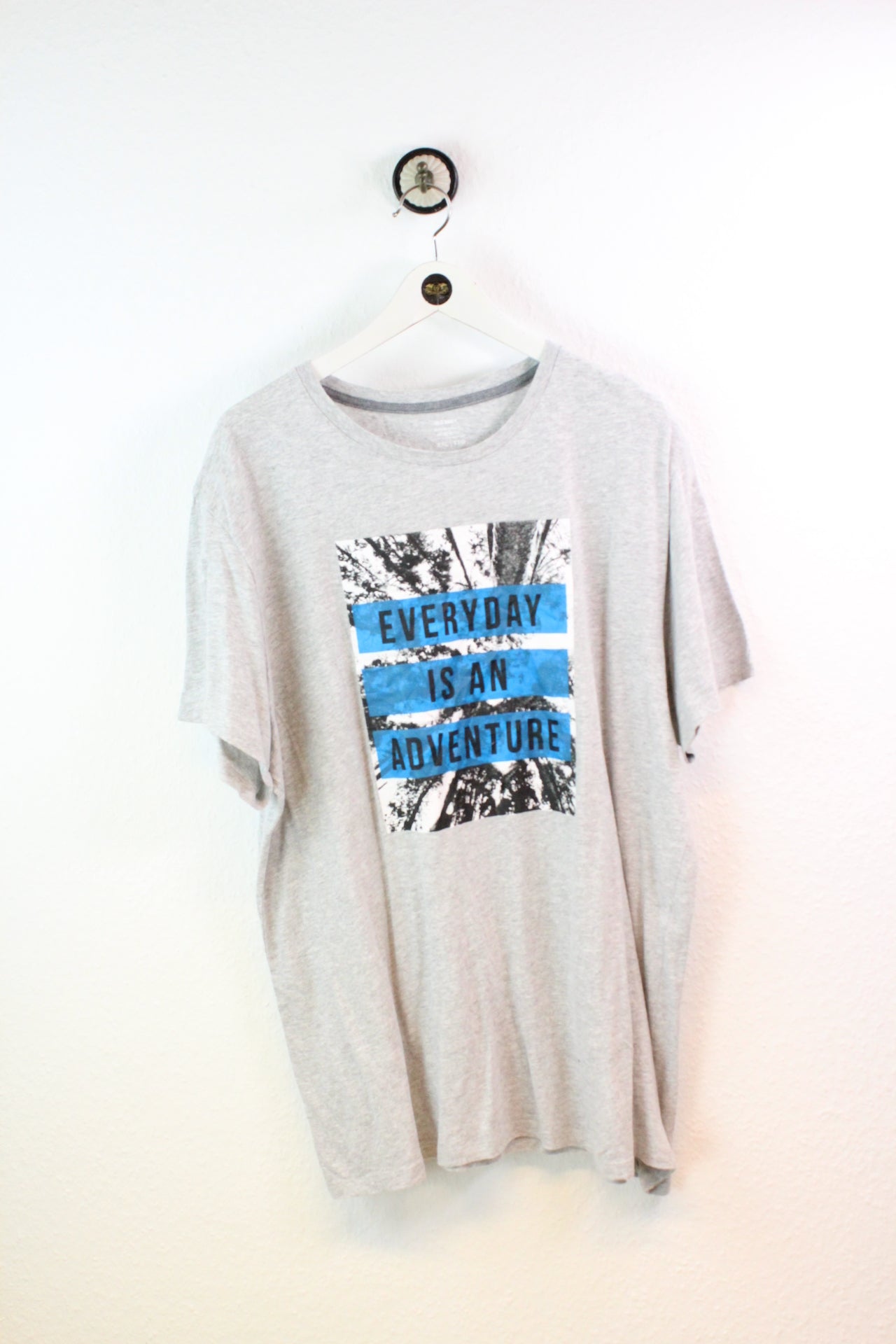 Vintage Everyday is an Adventure T-Shirt (XXL)