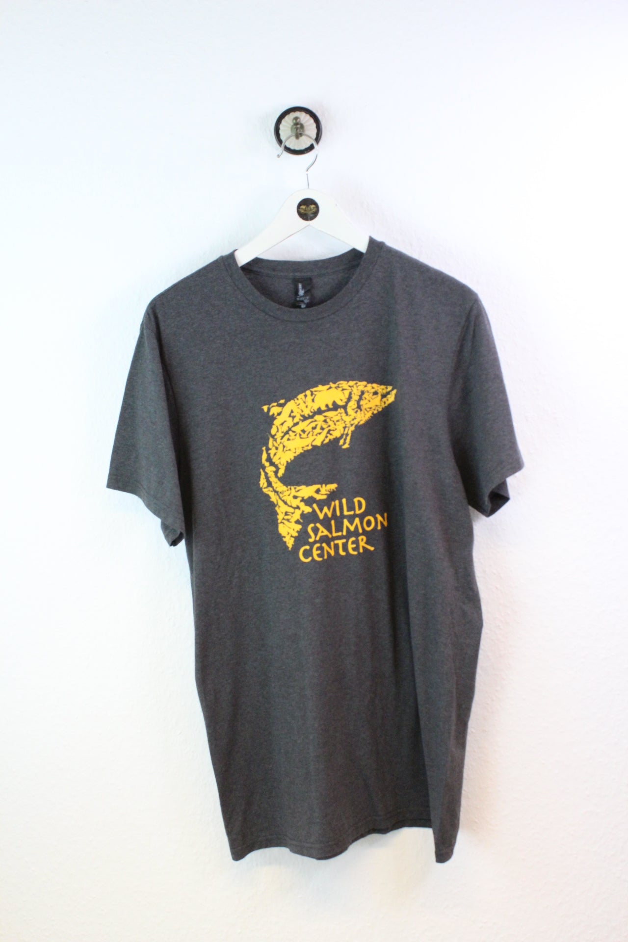 Vintage Wild Salmon Center T-Shirt (L)