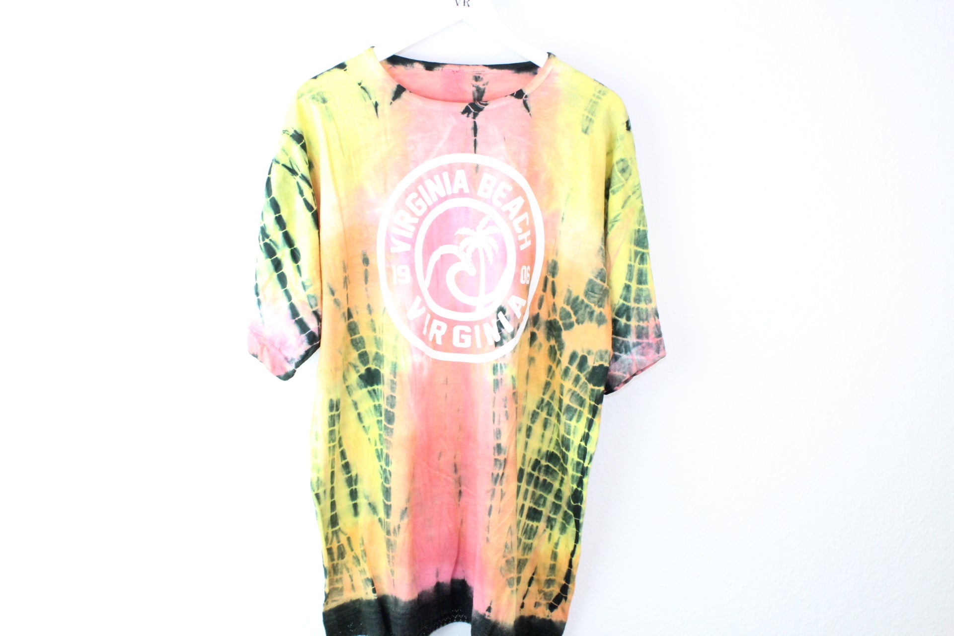 Vintage Virginia Beach Batik T-Shirt