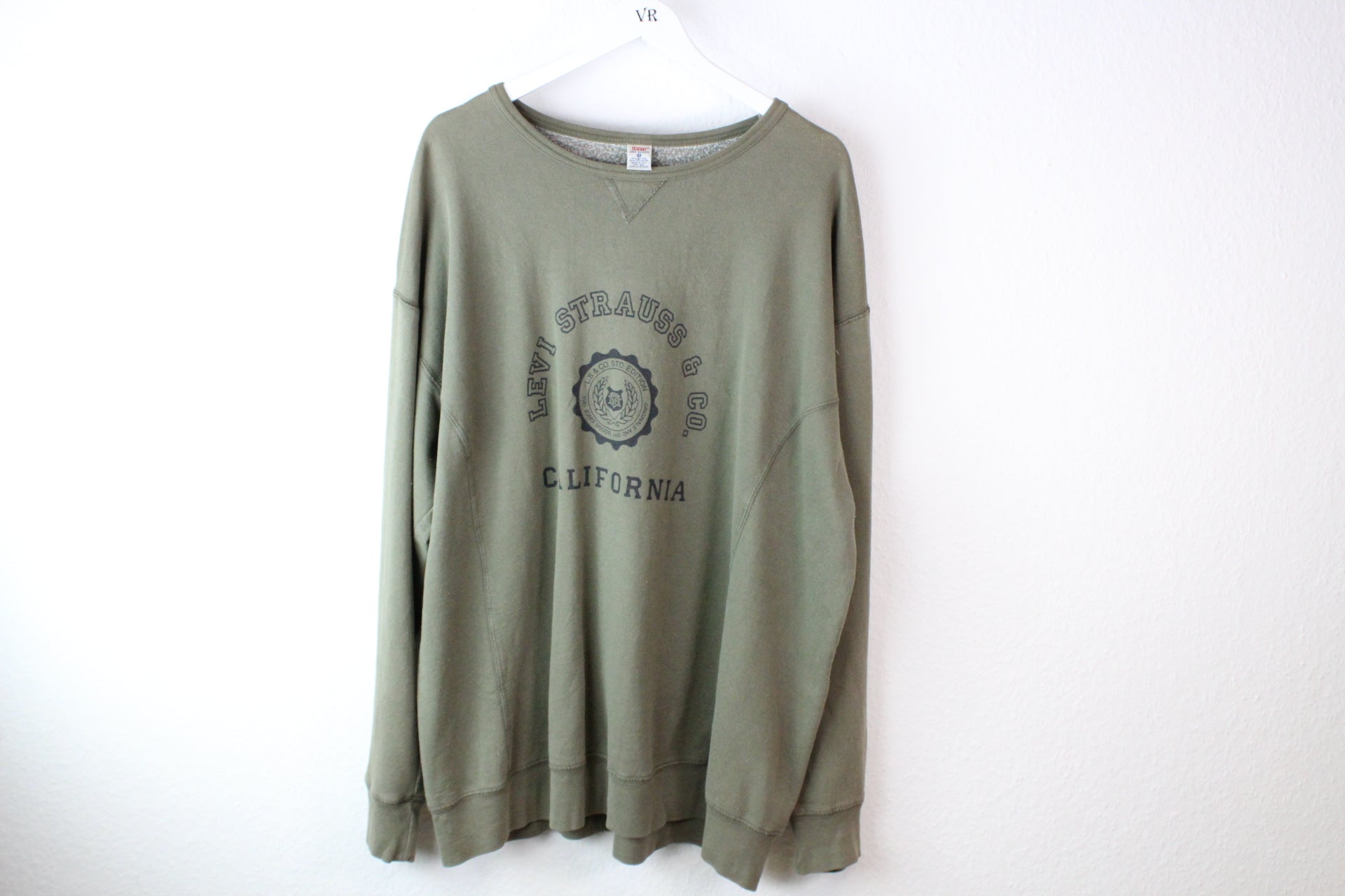 Vintage Levis California Sweatshirt (XL)