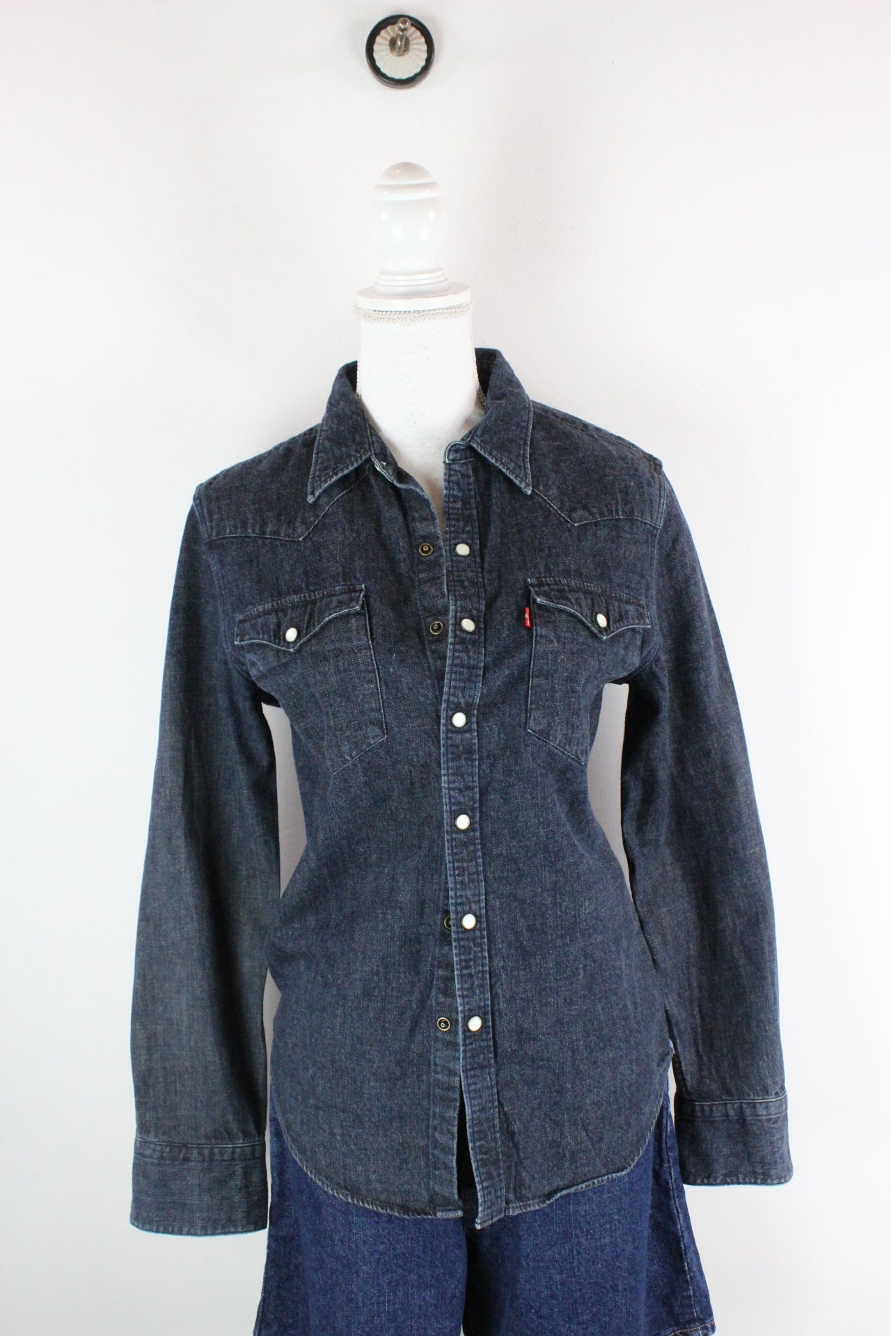 Vintage Levi's Denim Shirt (S) - Vintage & Rags