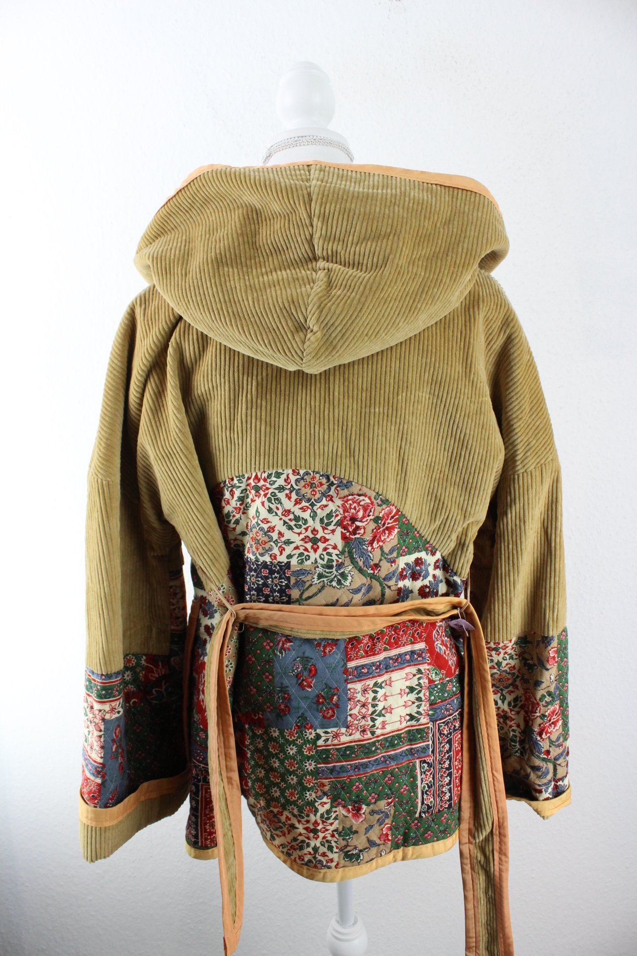 Vintage Beige Floral Jacket (S) Vintage & Rags