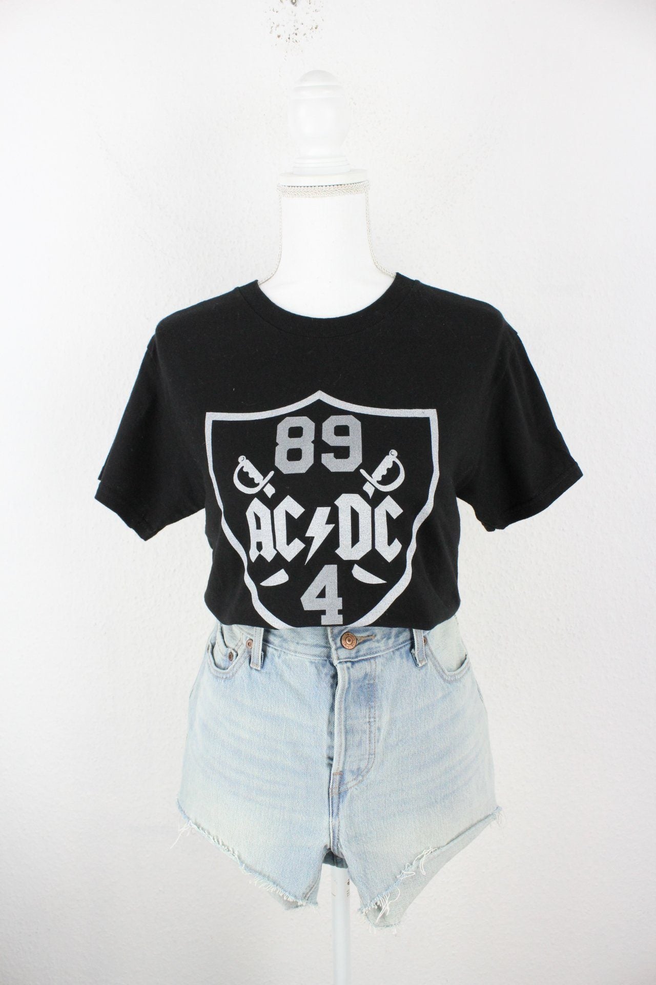 Vintage Black AC/DC T-Shirt (XS) Vintage & Rags