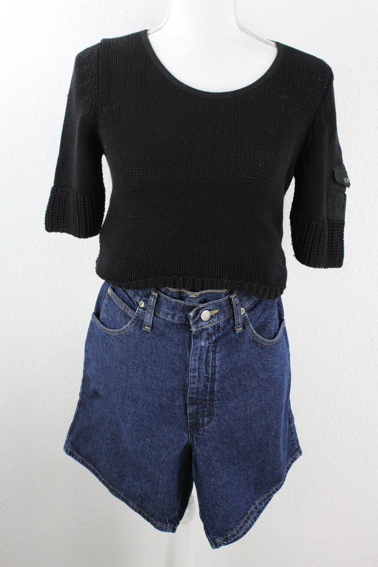 Vintage Black Basic Pullover (XS) Vintage & Rags