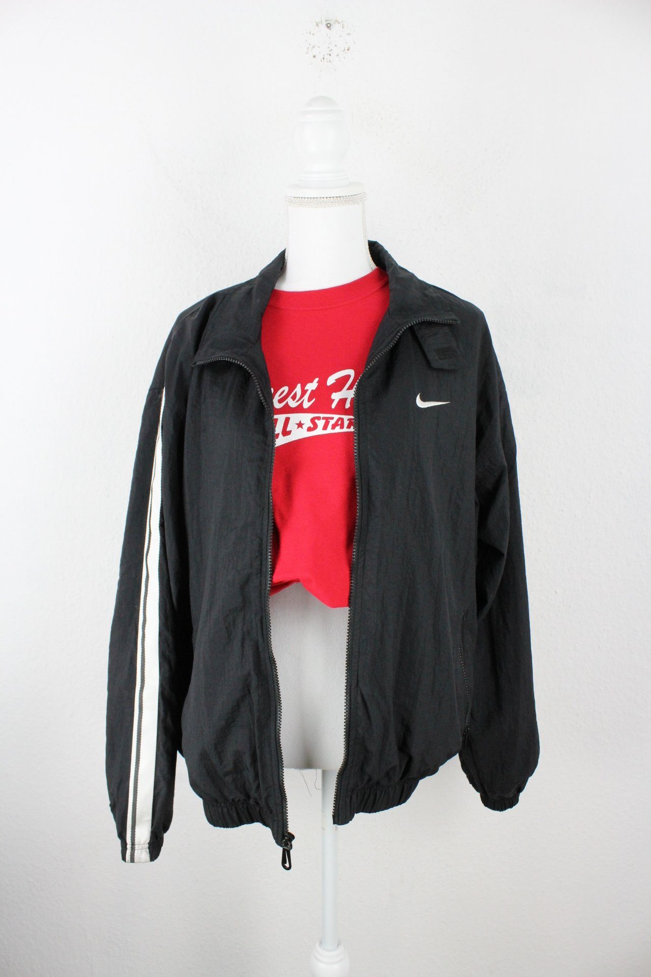 Vintage Black Nike Jacket (L) Vintage & Rags