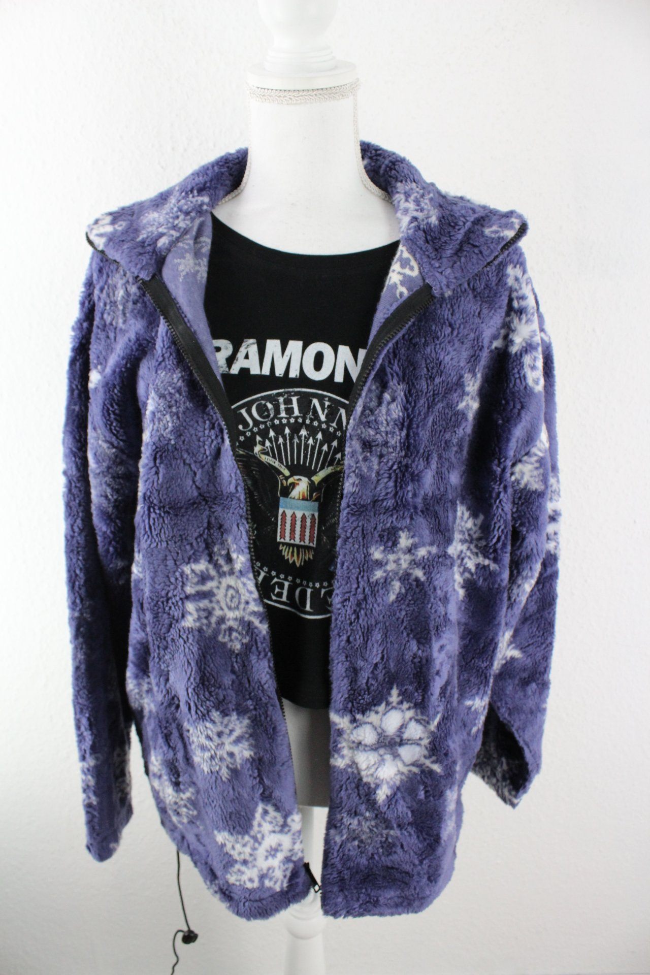 Vintage Blue Snowflake Jacket (XL) Vintage & Rags