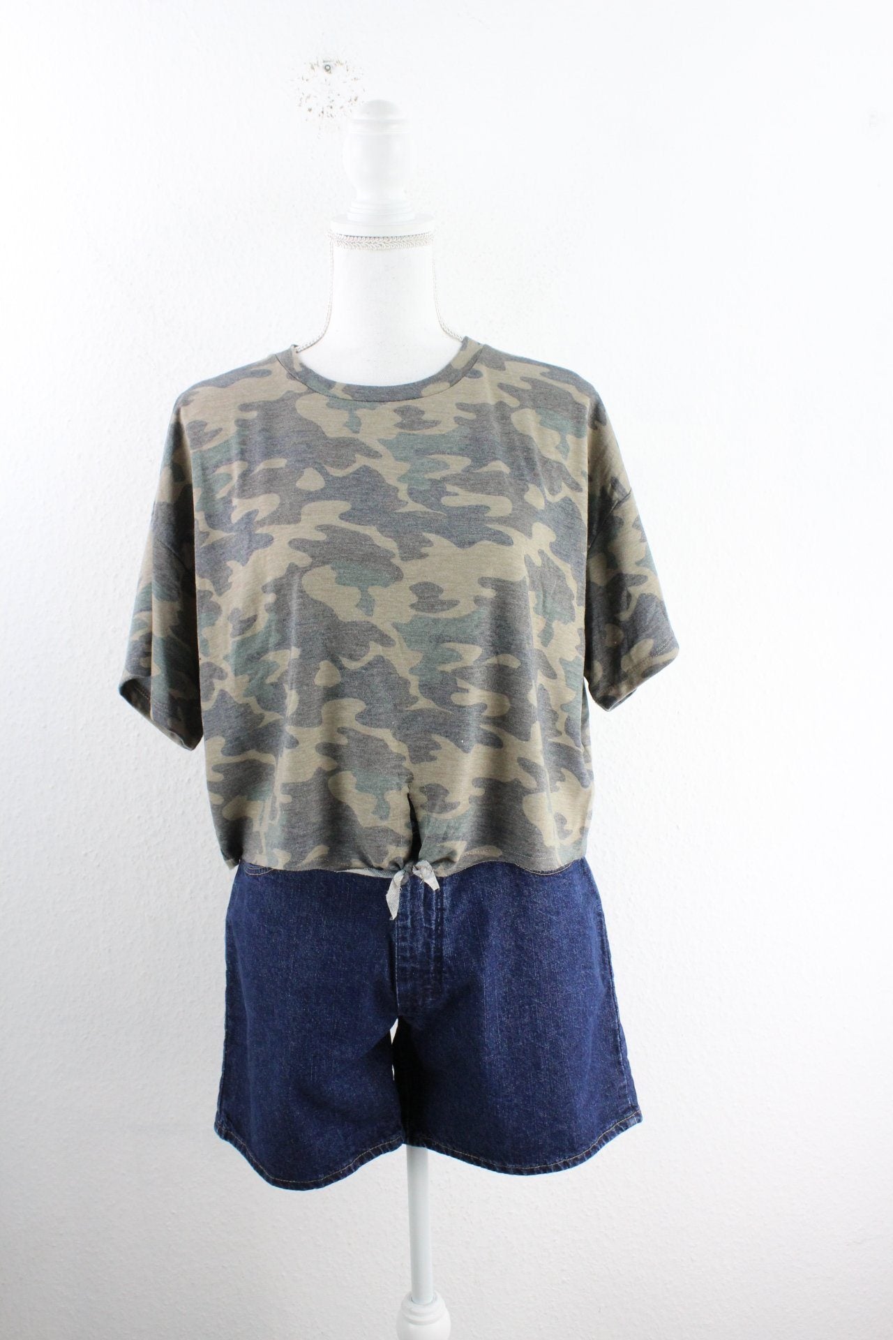 Vintage Camouflage T-Shirt (L) Vintage & Rags