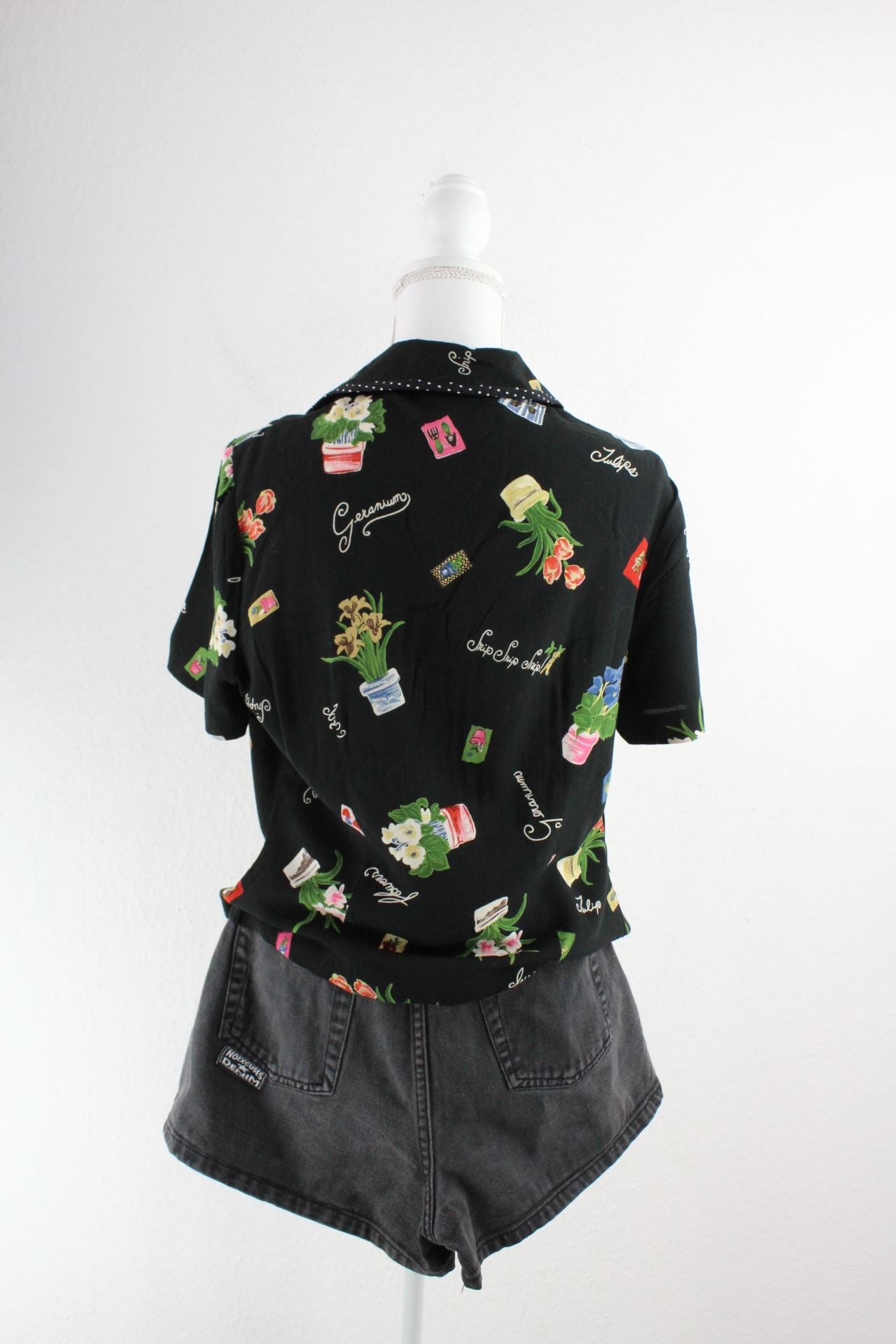 Vintage Girly Hawaii Shirt (M) Vintage & Rags