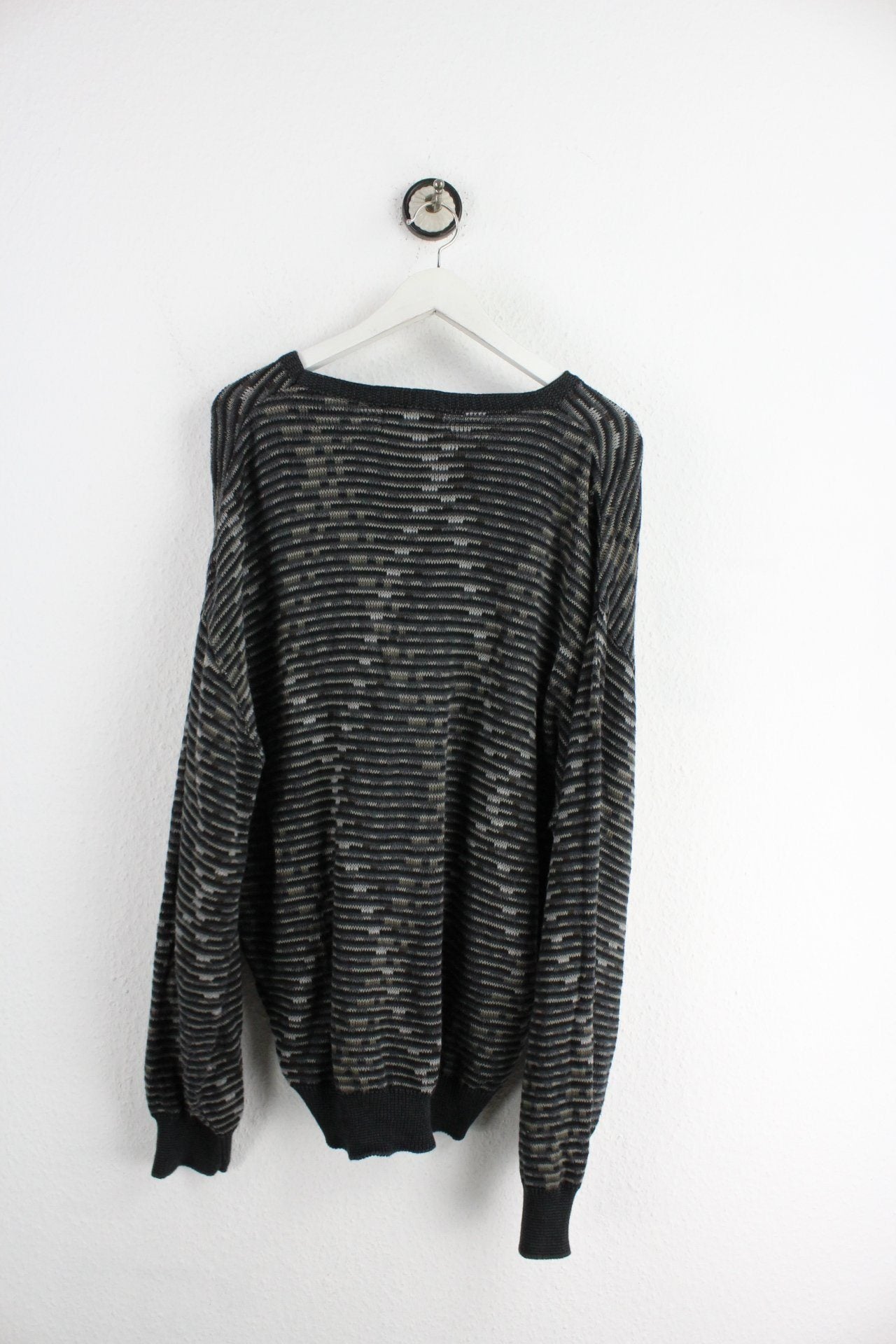 Vintage Roundtree&York V-Neck Pullover (L) Vintage & Rags