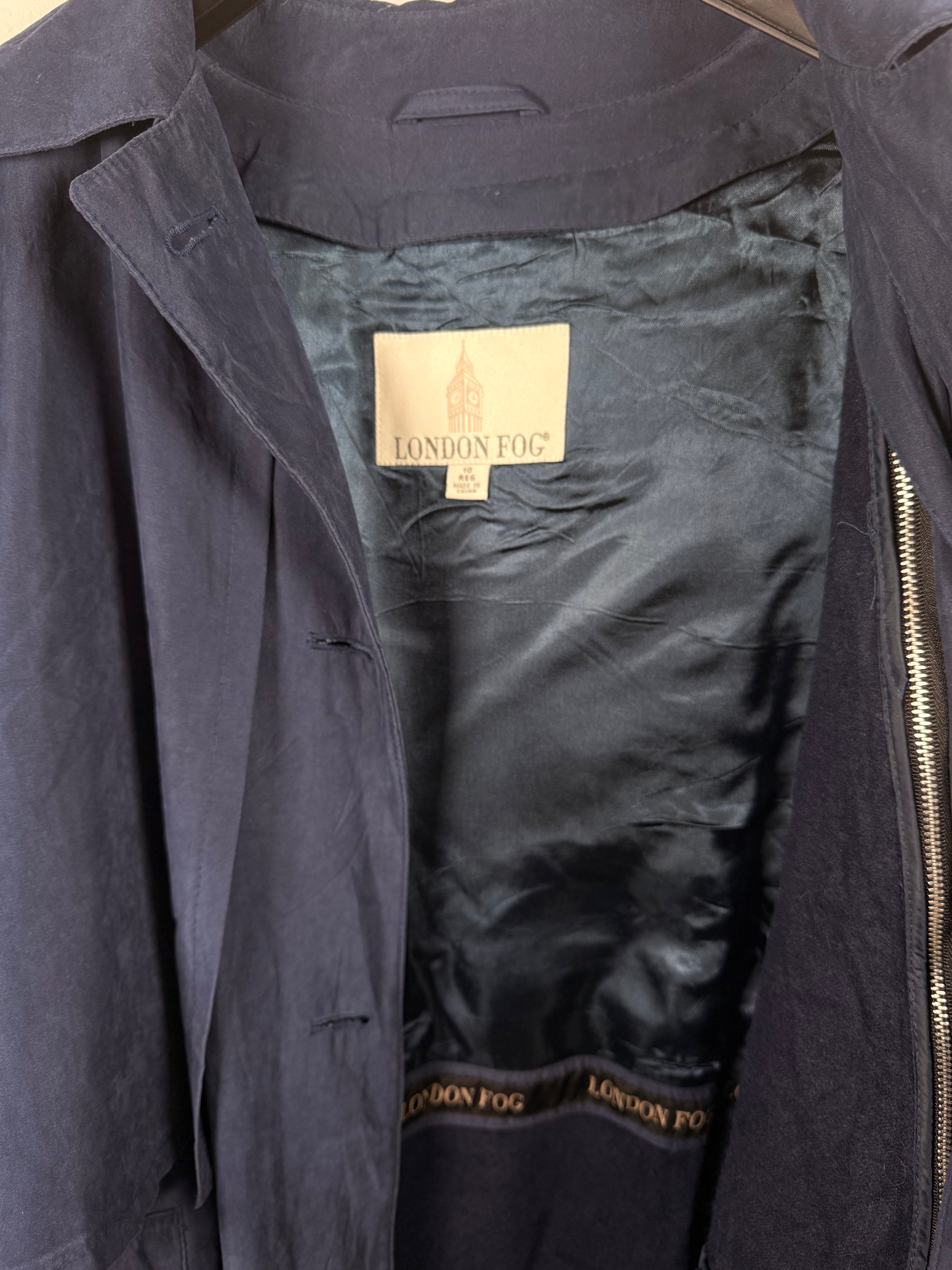 Vintage London Fog Trenchcoat (10)