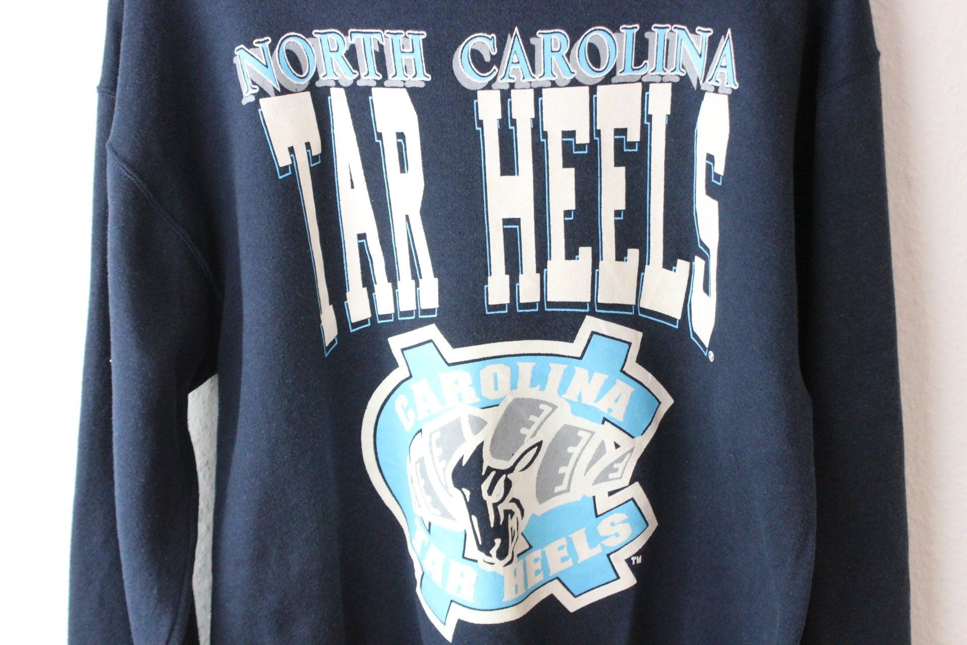Vintage North Carolina Tar Heels Sweatshirt (M)