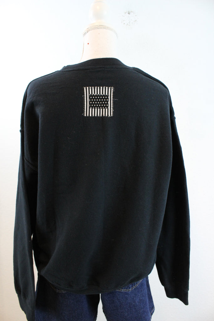 Vintage Patch Button Sweatshirt (L) - Vintage & Rags Online