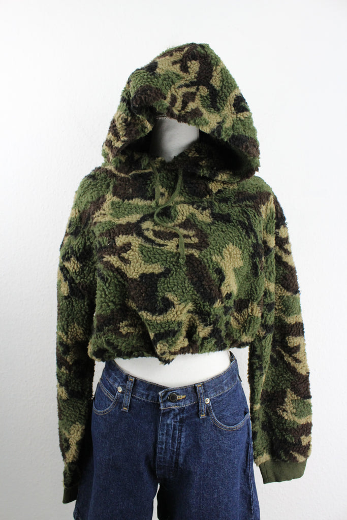 Vintage Cropped Camo Hoodie (S) - Vintage & Rags Online