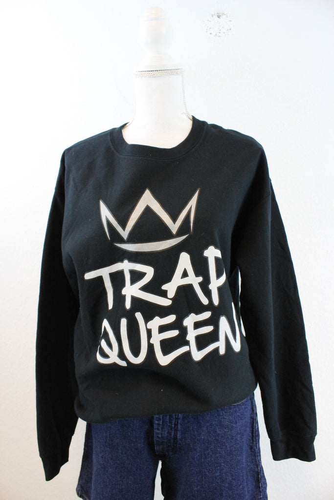 Vintage Trad Queen Sweatshirt (M) - Vintage & Rags Online