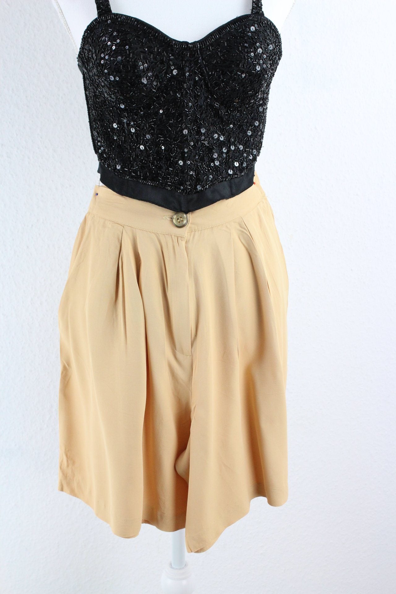 Vintage Beige Shorts (10) Vintage & Rags 