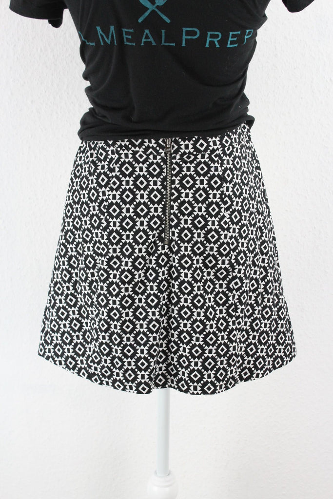 Vintage Black n' White Skirt (S) Vintage & Rags 