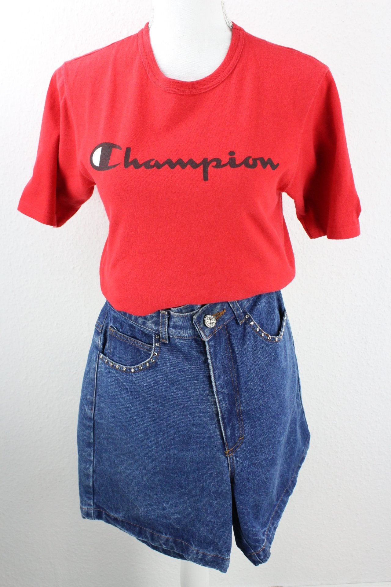 Vintage Champion Red Basic T-Shirt (XS) Vintage & Rags 
