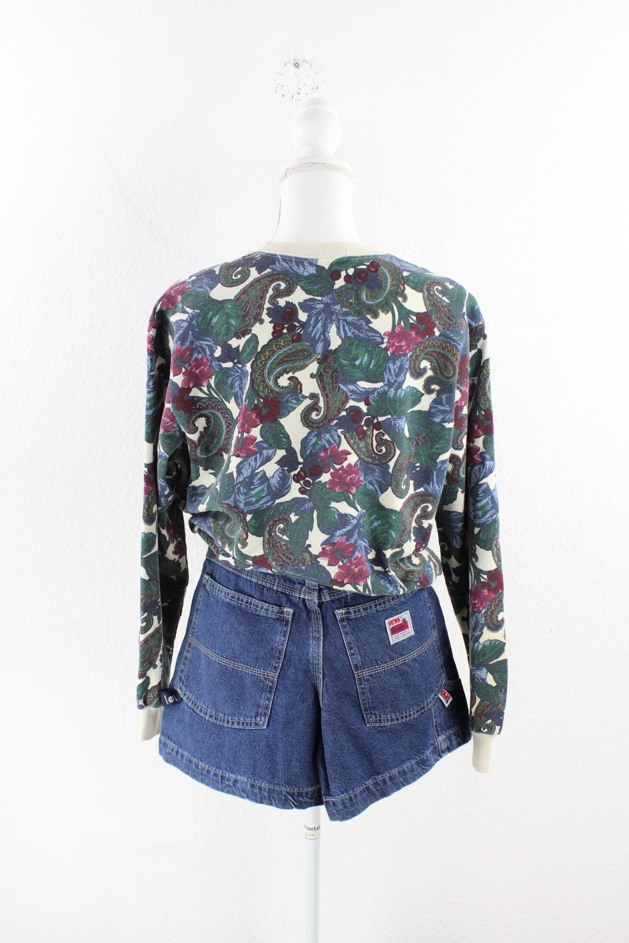 Vintage Leaves Sweatshirt (M) Vintage & Rags 