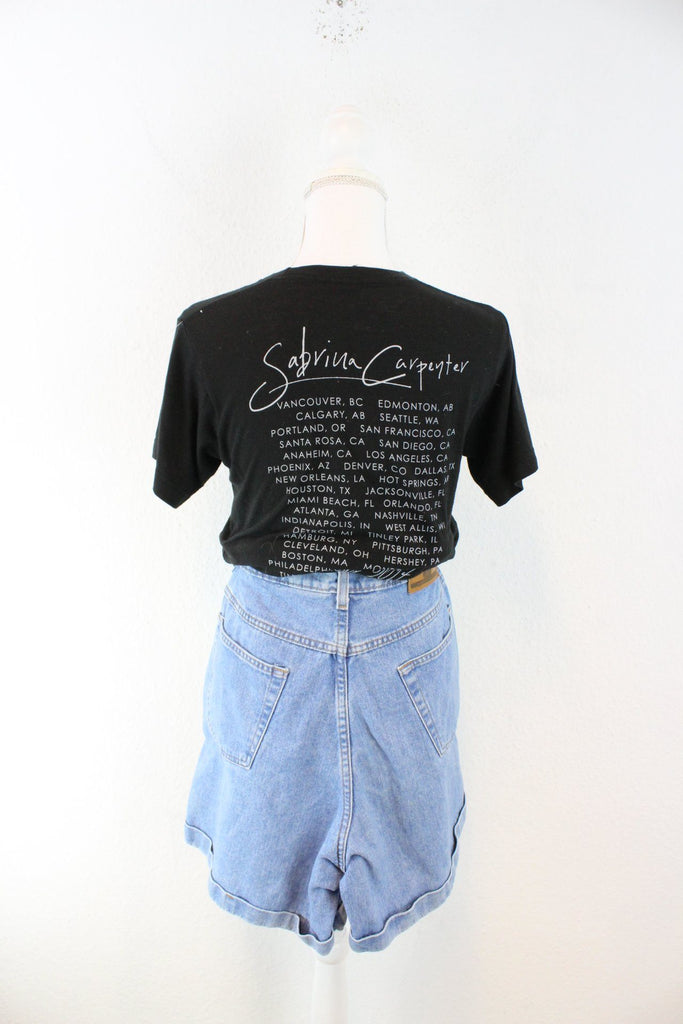 Vintage Sabrina Carpenter Tour T-Shirt (XS) Vintage & Rags 