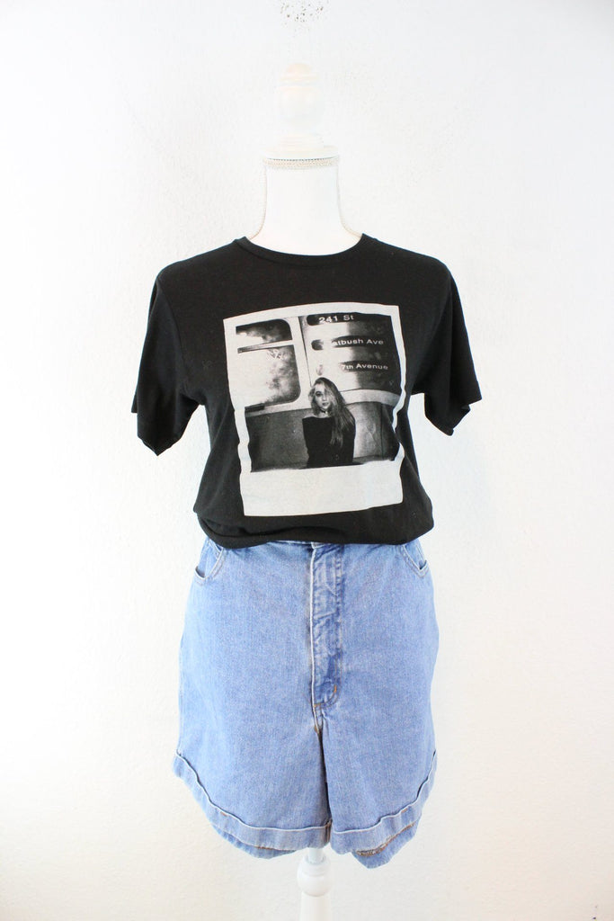 Vintage Sabrina Carpenter Tour T-Shirt (XS) Vintage & Rags 
